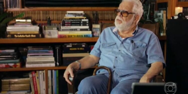 ‘Praça Manoel Carlos’: prefeitura batiza área no Leblon com o nome do autor