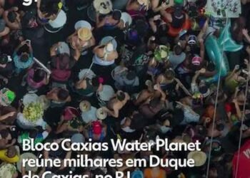 Bloco Caxias Water Planet leva milhares de foliões da Central até a Baixada Fluminense