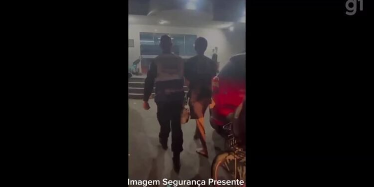 Homem preso por furto de bicicleta no estacionamento de shopping no RJ