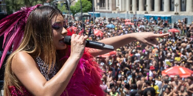 Lexa é destaque entre os blocos neste domingo no Rio; veja lista