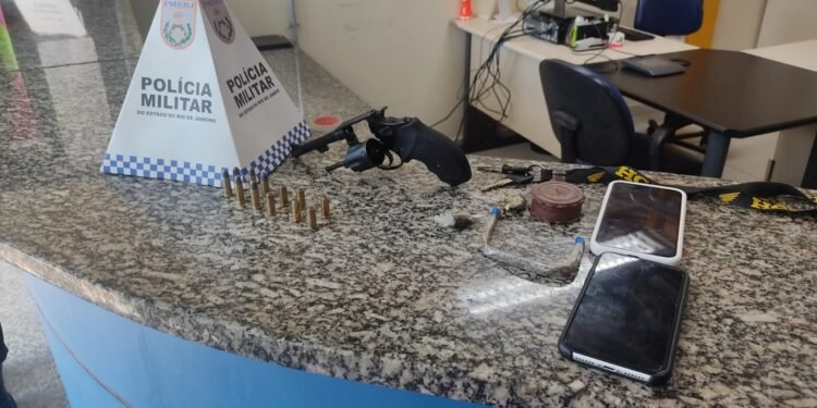 Suspeitos são presos após fuga e atropelamento de policiais em Barra Mansa