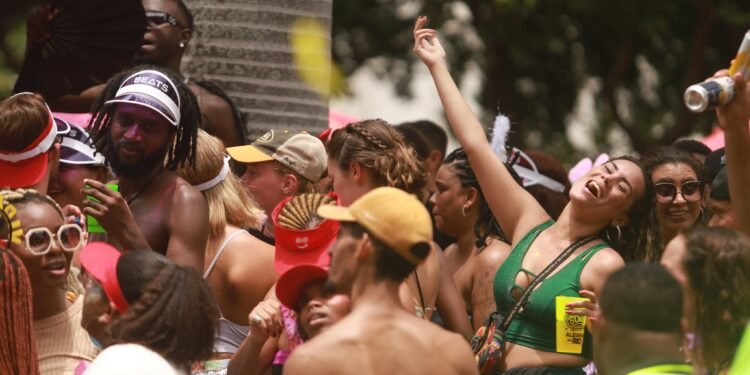 Bloco da Favorita: veja quando é o desfile do megabloco no carnaval do Rio 2026