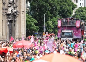 Chá da Alice: veja quando é o desfile do megabloco no carnaval do Rio 2026; Babado Novo e Sambay fazem trilha sonora