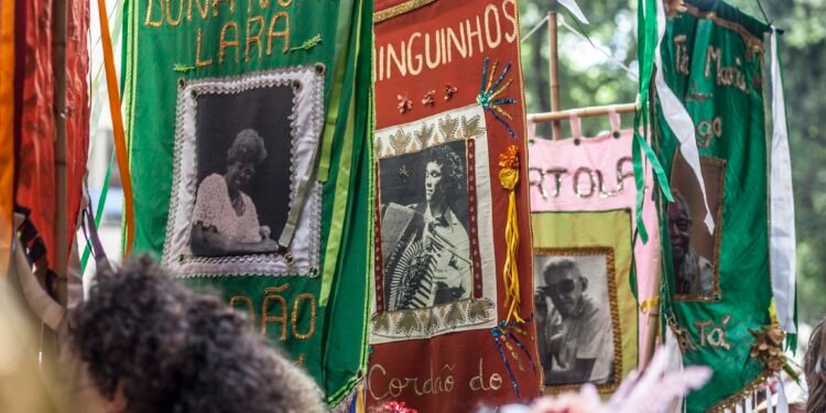 Cordão do Boitatá: veja quando é o desfile do megabloco no carnaval do Rio 2026