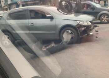 Homem fica ferido após batida entre carro e motocicleta em Itaocara