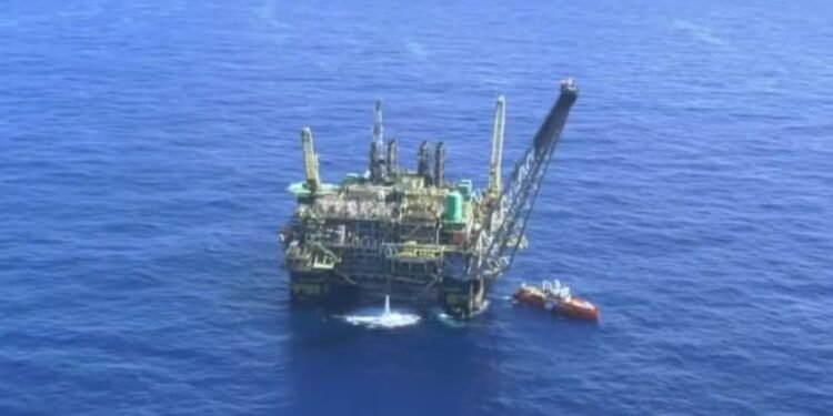 Royalties do petróleo caem e são repasses na Bacia de Campos