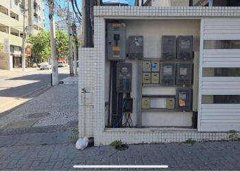 Homem furta portão de energia de loja em Campos e volta a pé por cabos