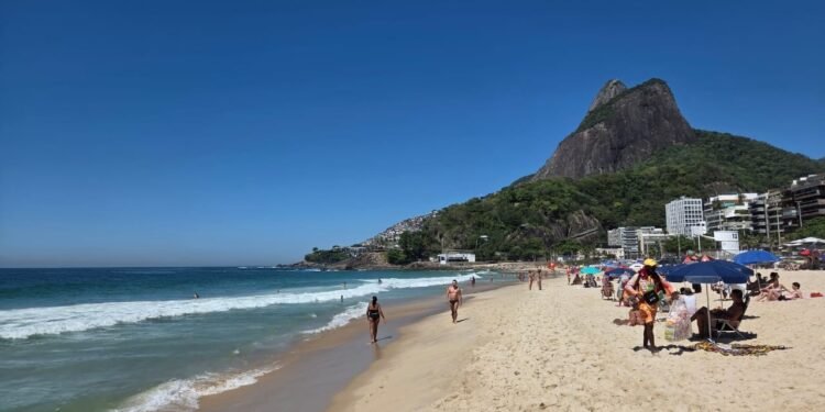 RJ registrou quase 1,6 mil atendimentos por causa do calor nos 11 primeiros dias do ano