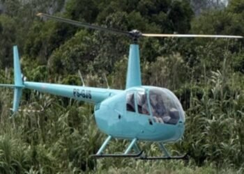 Pilotos mortos na queda do helicóptero em Guaratiba fizeram ‘voo de instrução’, diz delegado