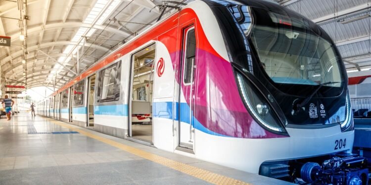 Homem é preso suspeito de esfaquear duas pessoas na estação do metrô de Salvador Homem é preso suspeito de esfaquear duas pessoas na estação do metrô de Salvador