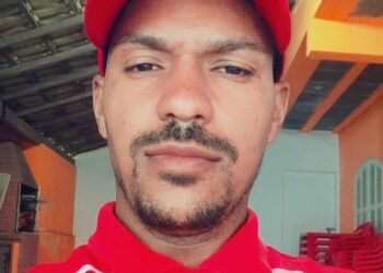 Motociclista morre após cair em buraco no trecho com obras em Búzios