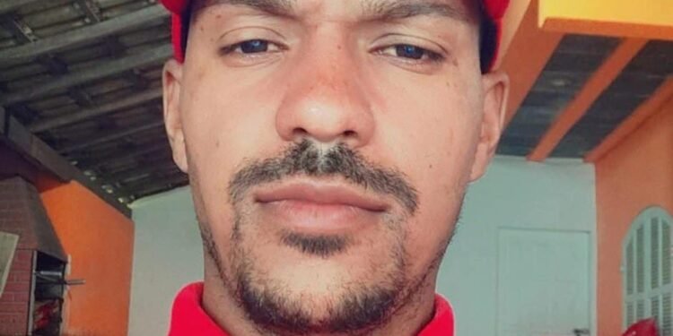 Motociclista morre após cair em buraco no trecho com obras em Búzios