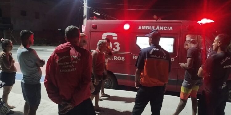 Pescador passa mal no embarque e é resgatado em Maricá Pescador passa mal no embarque e é resgatado em Maricá