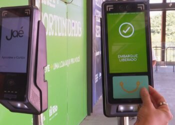 Universitários reclamam de bloqueio do Jaé durante as férias e alegam cobrança para reativar cartão