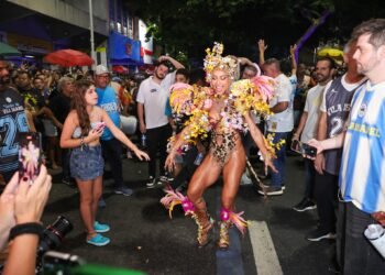 Ensaios técnicos: Vila, Salgueiro, Tuiuti e Portela passam pela Sapucaí neste sábado