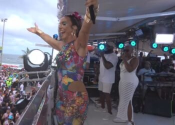 Ivete Sangalo puxando o bloco SeráQAbre?: veja quando é o desfile do megabloco no carnaval do Rio 2026