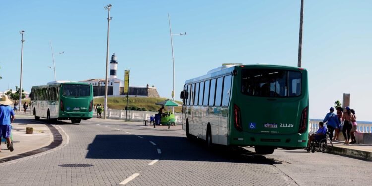 Tarifa de ônibus Salvador sofre aumento e passa a custar R$ 5,90