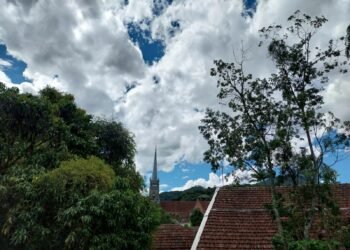 Defesa Civil emite alerta para chuva moderada a forte em Petrópolis