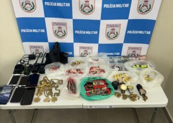 Quatro pessoas são presas por envolvimento com o tráfico de drogas em Volta Redonda