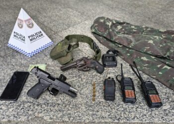 Adolescente é apreendido com armas e munições em Itatiaia