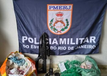 Homem está preso com fuzil e grande quantidade de drogas em Itatiaia