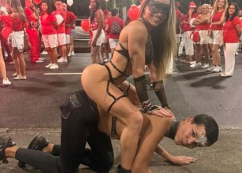 Com Andressa Urach de ‘santa’ e fetiches, Porto da Pedra ensaia desfile sobre profissionais do sexo; FOTOS