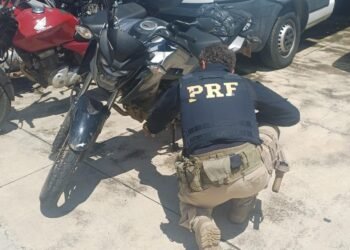 Homem é preso com moto roubada na BR-393, em Barra do Piraí