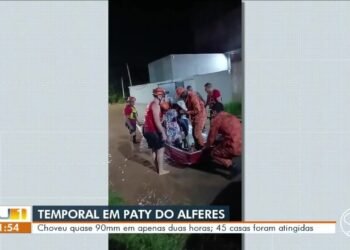 ‘Graças a Deus, nossas vidas foram guardadas’ diz neta de idosa que foi resgatada pelo Corpo de Bombeiros em Paty do Alferes