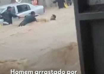 VÍDEO: Homem arrastado por enxurrada é salvo por cordão humano em Paraty, RJ