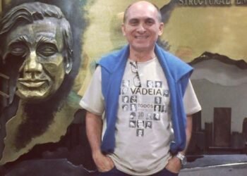 Velório do Mestre Sabiá, morto a tiros em Niterói, no RJ, tem roda de capoeira; veja vídeo