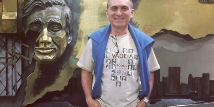 Velório do Mestre Sabiá, morto a tiros em Niterói, no RJ, tem roda de capoeira; veja vídeo