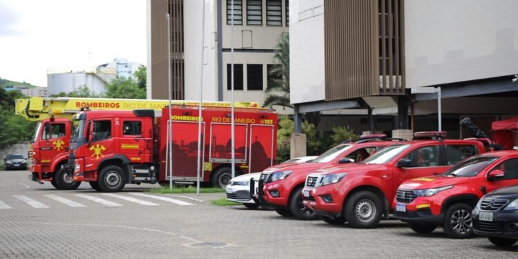 Corpos de homens desaparecidos em explosão são encontrados dentro de tanque em Volta Redonda