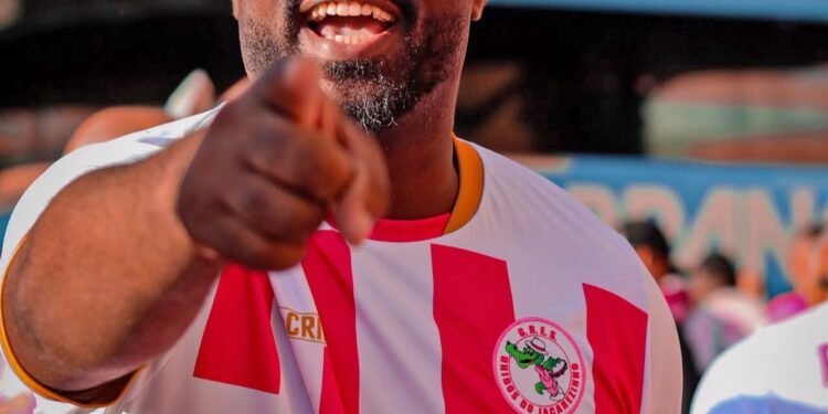 Ex-diretor de escola da Série Ouro denuncia falta de pagamento Ex-diretor de escola da Série Ouro denuncia falta de pagamento