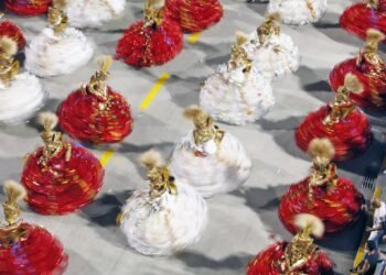 Viradouro sai do acesso e conquista 3 campeonatos do especial em 9 ano