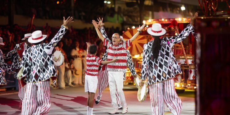 Mestre Ciça: a trajetória do ‘mestre dos mestres’ e enredo do Viradouro