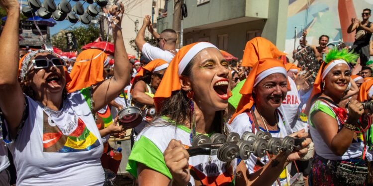 Rio terá 238 blocos entre sexta de carnaval e a Quarta-Feira de Cinzas; veja a lista e monte sua programação