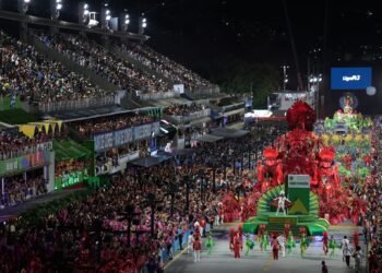 Escolas dos grupos de acesso ao carnaval do Rio cobram subvenção do estado às vésperas dos desfiles
