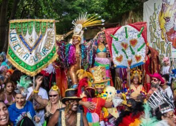 Loucura Suburbana colorida nas ruas do Engenho de Dentro; FOTOS