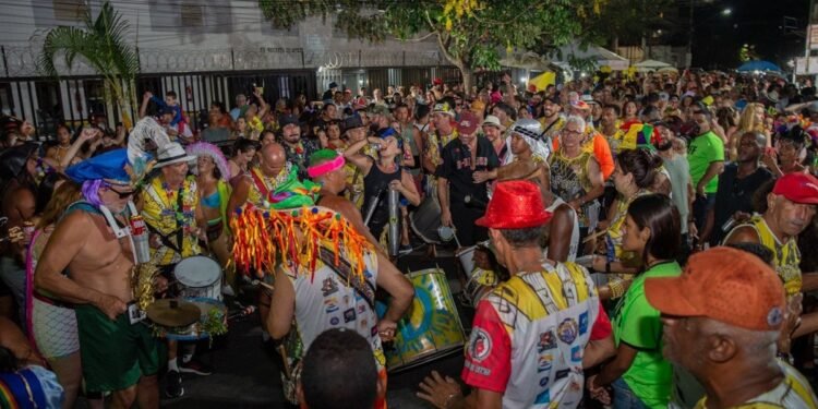Carnaval 2026 de Cabo Frio começa nesta sexta com mais de 60 blocos