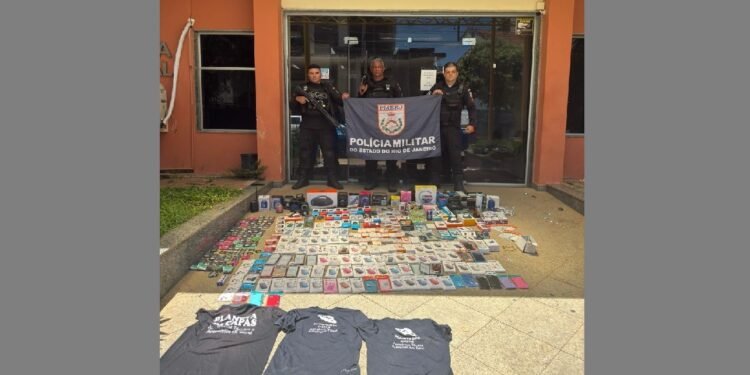 Cemitério é usado como esconderijo de eletrônicos furtados em Aperibé Cemitério é usado como esconderijo de eletrônicos furtados em Aperibé