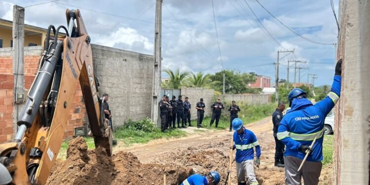 Operação encontra cisterna e ligações clandestinas em Cabo Frio