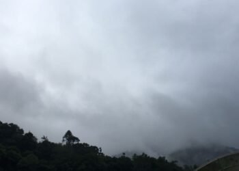 Com novo episódio de ZCAS, meteorologista alerta para riscos no interior do RJ; tempestades até quarta