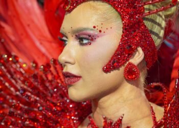 Virginia sem costeiro e com tapa-sexo solto pode tirar pontos da Grande Rio? Veja o que diz o regulamento