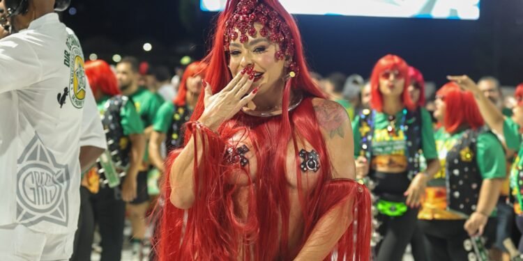 Fabíola Andrade de tapa-sexo, Evelyn Bastos de indígena e Mileide Mihaide de jardim: veja os looks das rainhas no 1º ensaio técnico