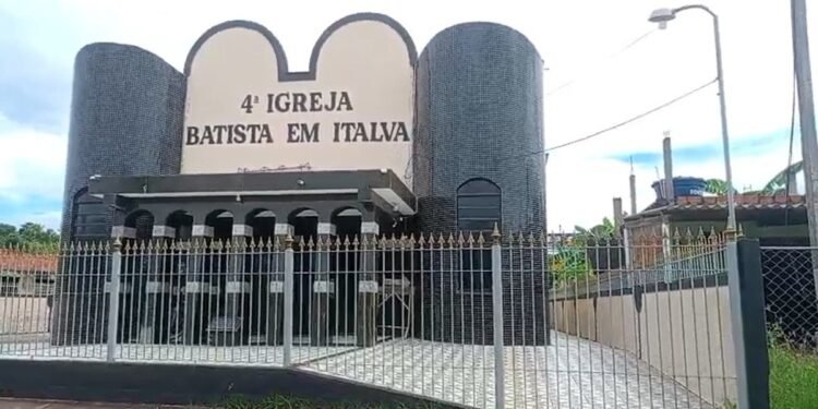 Troca de corpos em funerária causa sofrimento no Noroeste Fluminense Troca de corpos em funerária causa sofrimento no Noroeste Fluminense