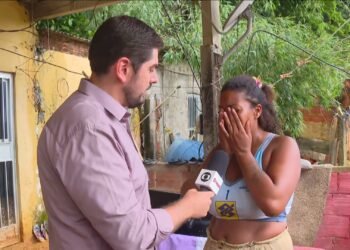 Moradora de Nova Iguaçu tem casa destruída por penetração de terra no temporal: ‘Você vê seu sonho indo pelo ralo’