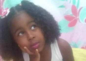 Menina de 10 anos morta no RJ segue com o pai para uma festa de aniversário quando levou 6 tiros