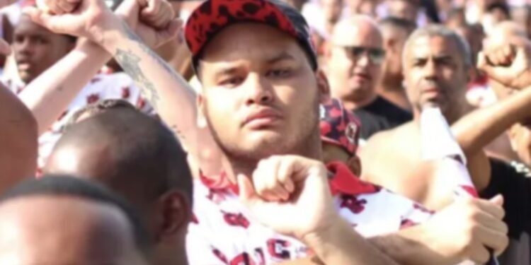 VÍDEO: torcedor da Jovem Fla é baleado ao brigar com PMs em abordagem