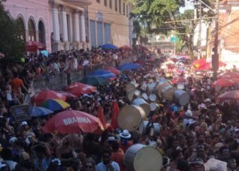 Carmelitas interrompeu cortejo pela primeira vez em 36 anos