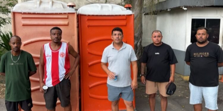 Cinco homens são conduzidos à delegação por cambismo no Rio Open Cinco homens são conduzidos à delegação por cambismo no Rio Open